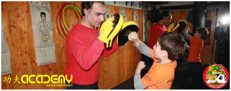 Kung Fu Academy Caserta di Sifu Mezzone Wing Chun Tjun, Ving Tsun Kung Fu Bambini difesa personale Accademia nazionale Italia scuola di taiji sanda chi kung www.kungfuitalia.i (2)